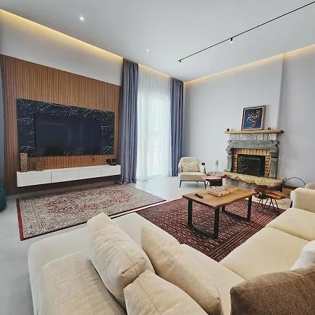 Elite Mansion Tirana - Heated Pool & - 9br Ferienhaus *