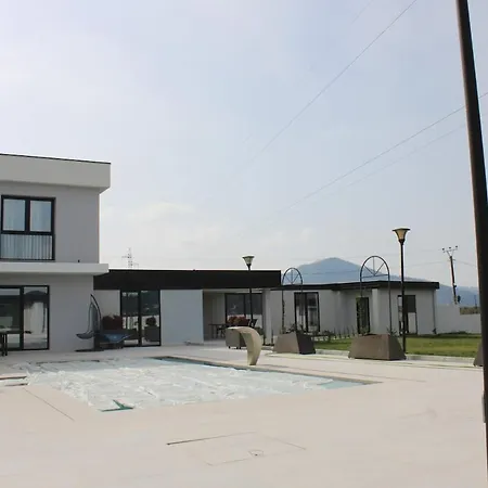 Ferienhaus Elite Mansion Tirana - Heated Pool & - 9br Pezë e Vogël