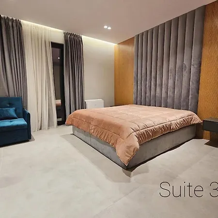 Ferienhaus Elite Mansion Tirana - Heated Pool & - 9br *