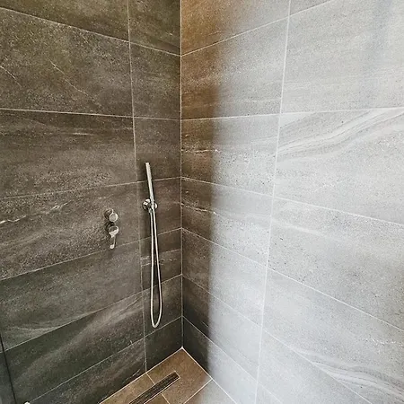 Elite Mansion Tirana - Heated Pool & - 9br